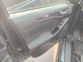 Mecanismo para subir la puerta delantera sin motor