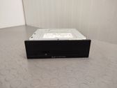 Radio / CD-Player / DVD-Player / Navigation