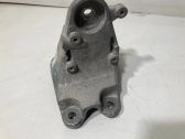 Engine mounting bracket