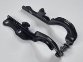Engine bonnet/hood hinges