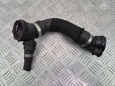 Tuyau de liquide de refroidissement moteur