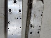 Front bumper mounting bracket