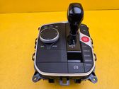 Head unit multimedia control