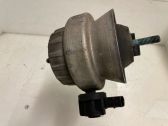 Engine mount bracket
