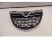 Grille calandre supérieure de pare-chocs avant