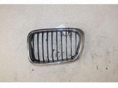 Grille calandre supérieure de pare-chocs avant