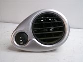Grille d'aération centrale