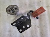 Soporte de apoyo/base del silenciador