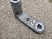 Gearbox mounting bracket