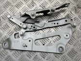 Engine bonnet/hood hinges
