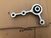 Engine mount vacuum valve