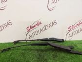 Front wiper blade arm
