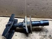 Front bumper mounting bracket