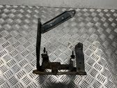 Power steering pump mounting bracket