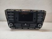 Radio / CD-Player / DVD-Player / Navigation