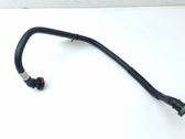 Tuyau de liquide de refroidissement moteur