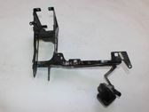Headlight/headlamp mounting bracket