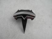 Manufacturer badge logo/emblem