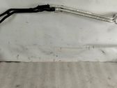 Tuyau de liquide de refroidissement moteur