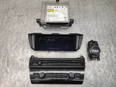 Radio / CD-Player / DVD-Player / Navigation