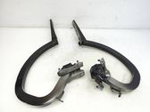 Tailgate/trunk/boot hinge