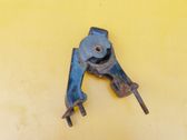 Engine mounting bracket