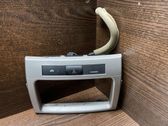 Radio/CD/DVD/GPS-pääyksikkö