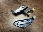Sliding door middle roller runner