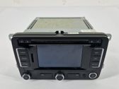 Radio / CD-Player / DVD-Player / Navigation