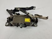 Engine bonnet/hood hinges