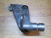 Engine mounting bracket
