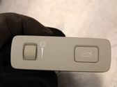 Tailgate/boot open switch button