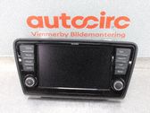 Radio / CD-Player / DVD-Player / Navigation