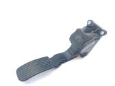 Accelerator throttle pedal