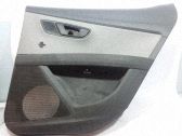 Moldura del tarjetero de la puerta trasera