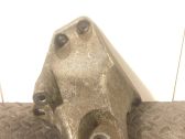 Engine mounting bracket