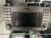 Radio / CD-Player / DVD-Player / Navigation