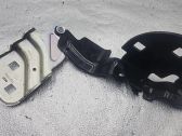 Engine bonnet/hood hinges