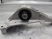 Engine mounting bracket