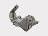 Engine mounting bracket