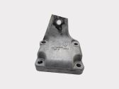 Engine mounting bracket