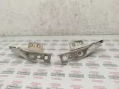 Engine bonnet/hood hinges