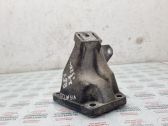 Engine mounting bracket
