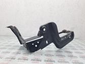 Intercooler pipe mounting bracket