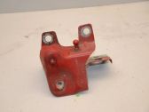 Fender mounting bracket