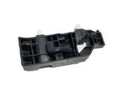 Front bumper mounting bracket