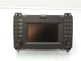 Radio / CD-Player / DVD-Player / Navigation