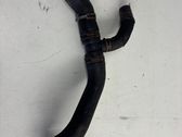 Tuyau de liquide de refroidissement moteur