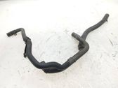 Tuyau de liquide de refroidissement moteur