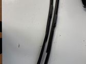 Headlight wiper blade set